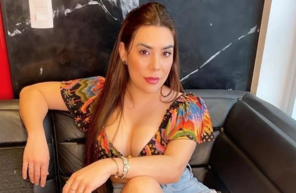 Cantora Naiara Azevedo